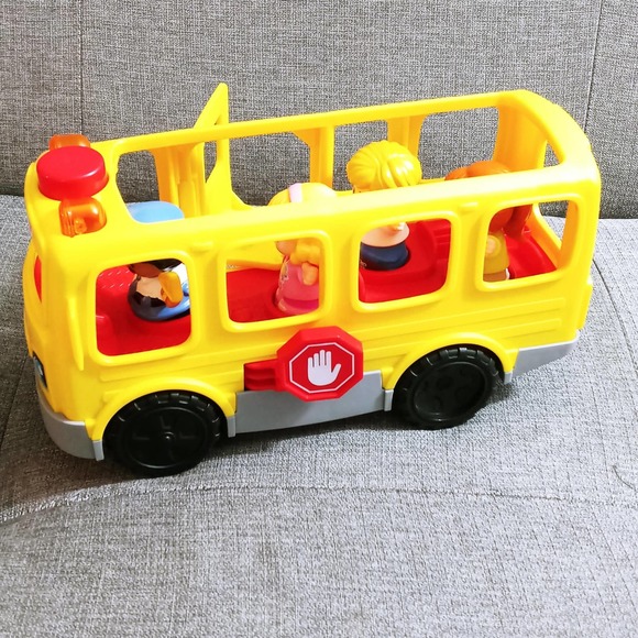 Vintage Fisher Price Toy School Bus with 4 Figures Music Lights Sounds Talking - Picture 3 of 9